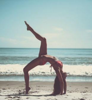 En grundig guide til yogastillinger: Utforsk, lær og opplev den ultimate yogapraksisen