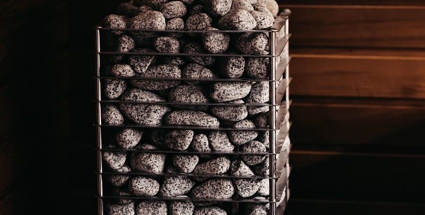 Badstue i Kongsberg med utsikt over Lågen